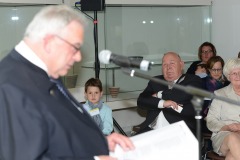 RJ0_3175_m