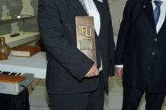 RJ0_3212_m