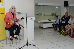 RJ0_3274_m
